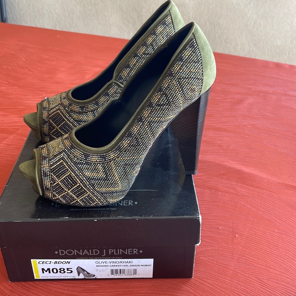 Donald Pliner size 8.5